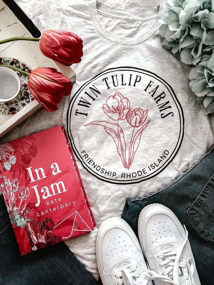 Kate Canterbary - Camiseta unisex Twin Tulip Farms