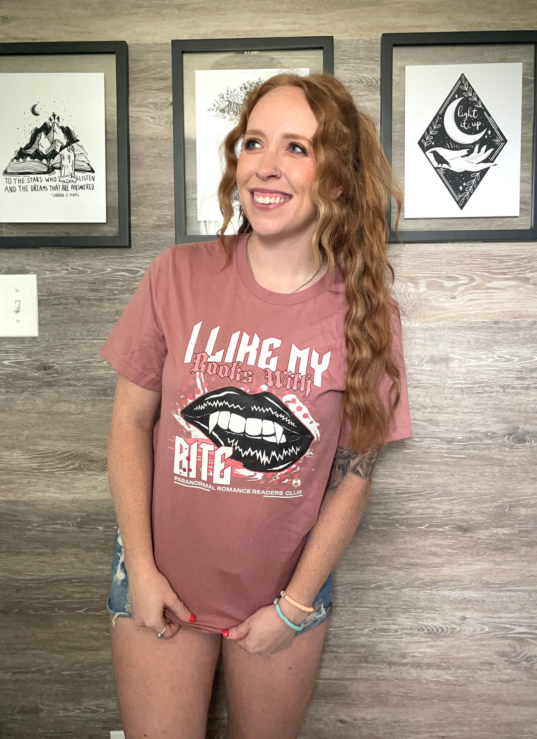 Me gustan mis libros con mordida camiseta unisex