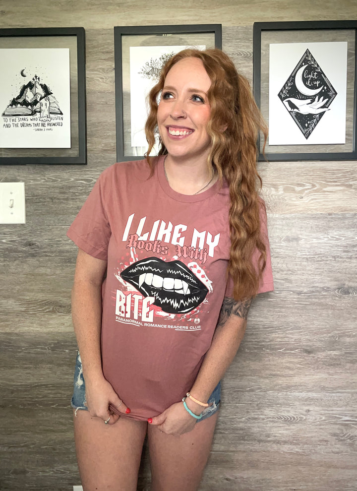 Me gustan mis libros con mordida camiseta unisex