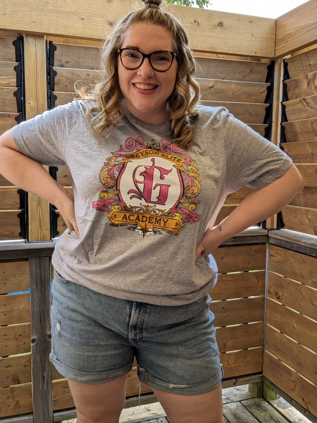 Meagan Brandy - Camiseta unisex Greyson Elite Academy