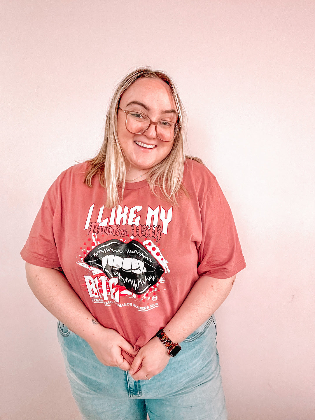 Me gustan mis libros con mordida camiseta unisex