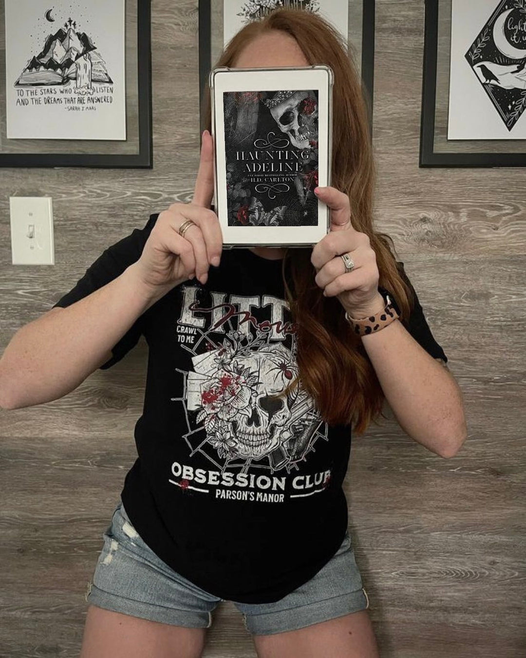 H.D. Carlton: Little Mouse Club Design Unisex t-shirt - Novel Grounds