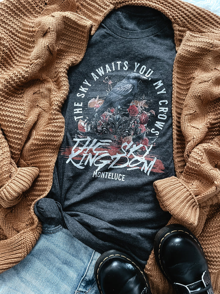 Olivia Wildenstein- Casa de las alas batientes Camiseta unisex