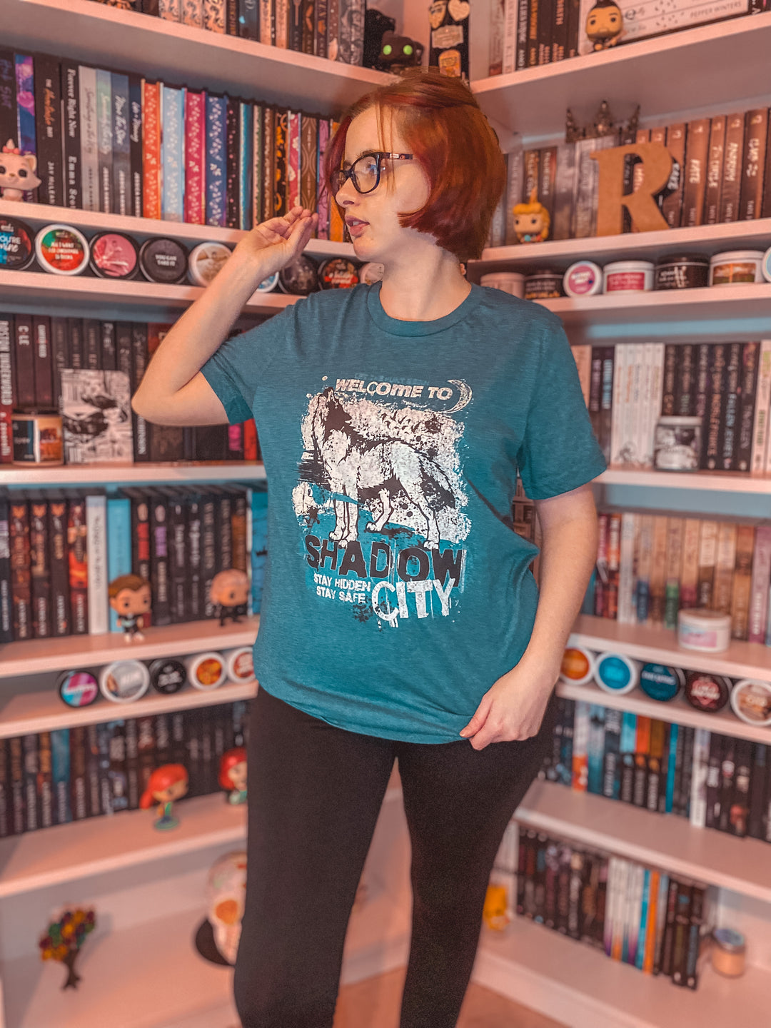 Jen L Grey- Camiseta unisex de Shadow City