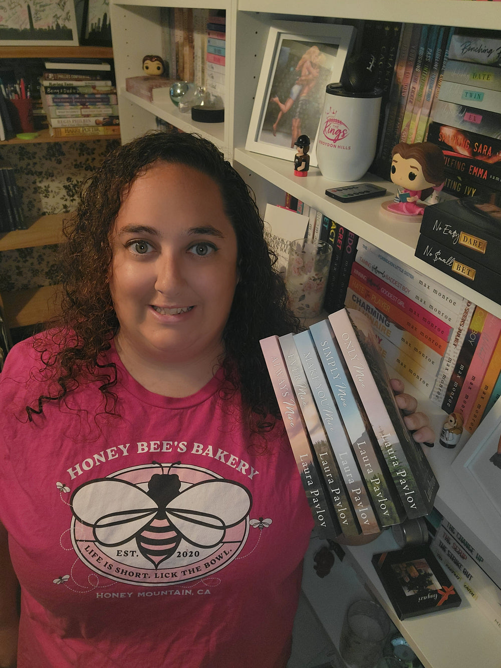 Laura Pavlov:  Honey Mountain Bakery Unisex t-shirt - Novel Grounds