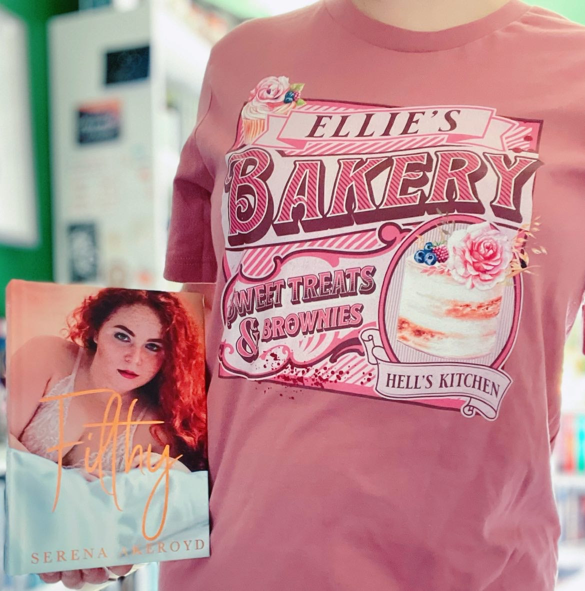 Serena Akeroyd: Ellie's Bakery Unisex t-shirt - Novel Grounds