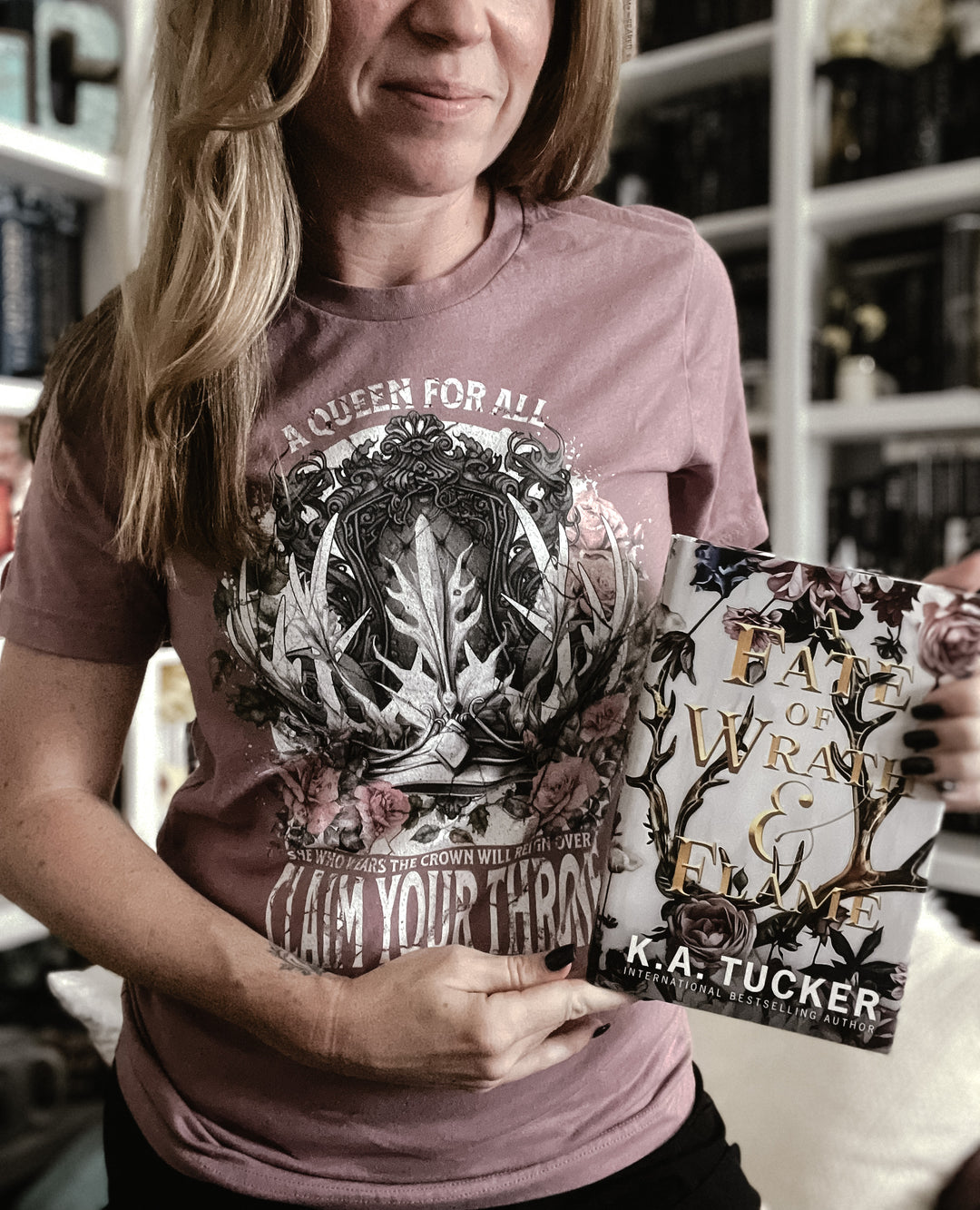 KA Tucker: Un destino de ira y llama Camiseta unisex