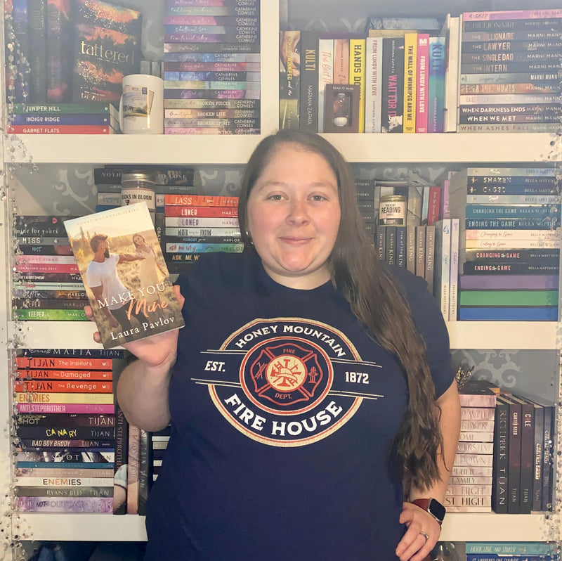 Laura Pavlov: Honey Mountain Fire House Unisex t-shirt - Novel Grounds