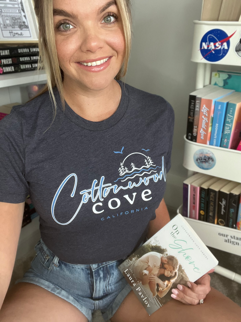 Laura Pavlov: Cottonwood Cove Unisex t-shirt